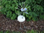 Gartenfigur Vogel als Deko aus Stein und Metall