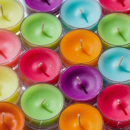 Teelichter in vielen Farben